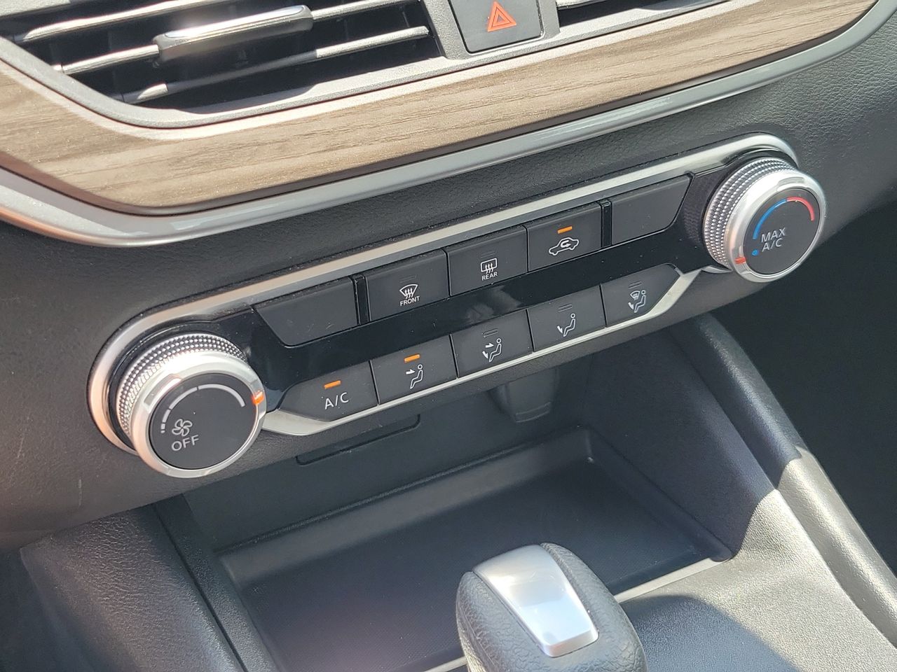 2025 Nissan Altima SV - Photo 25