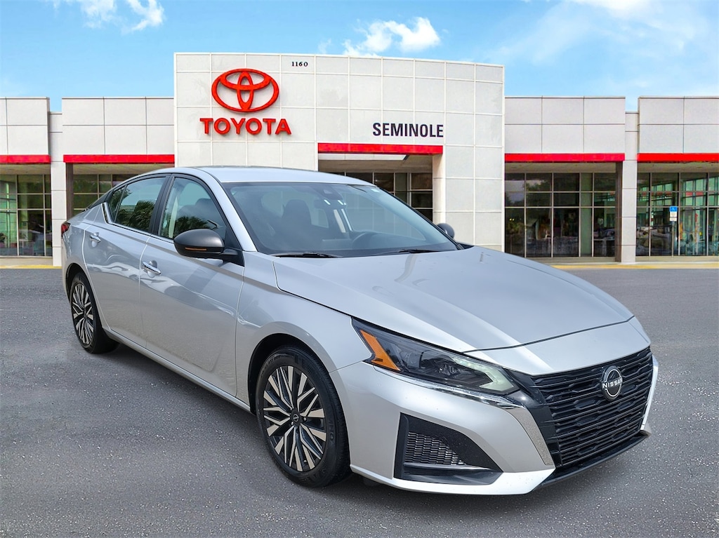 Used 2024 Nissan Altima 2.5 SV Sedan