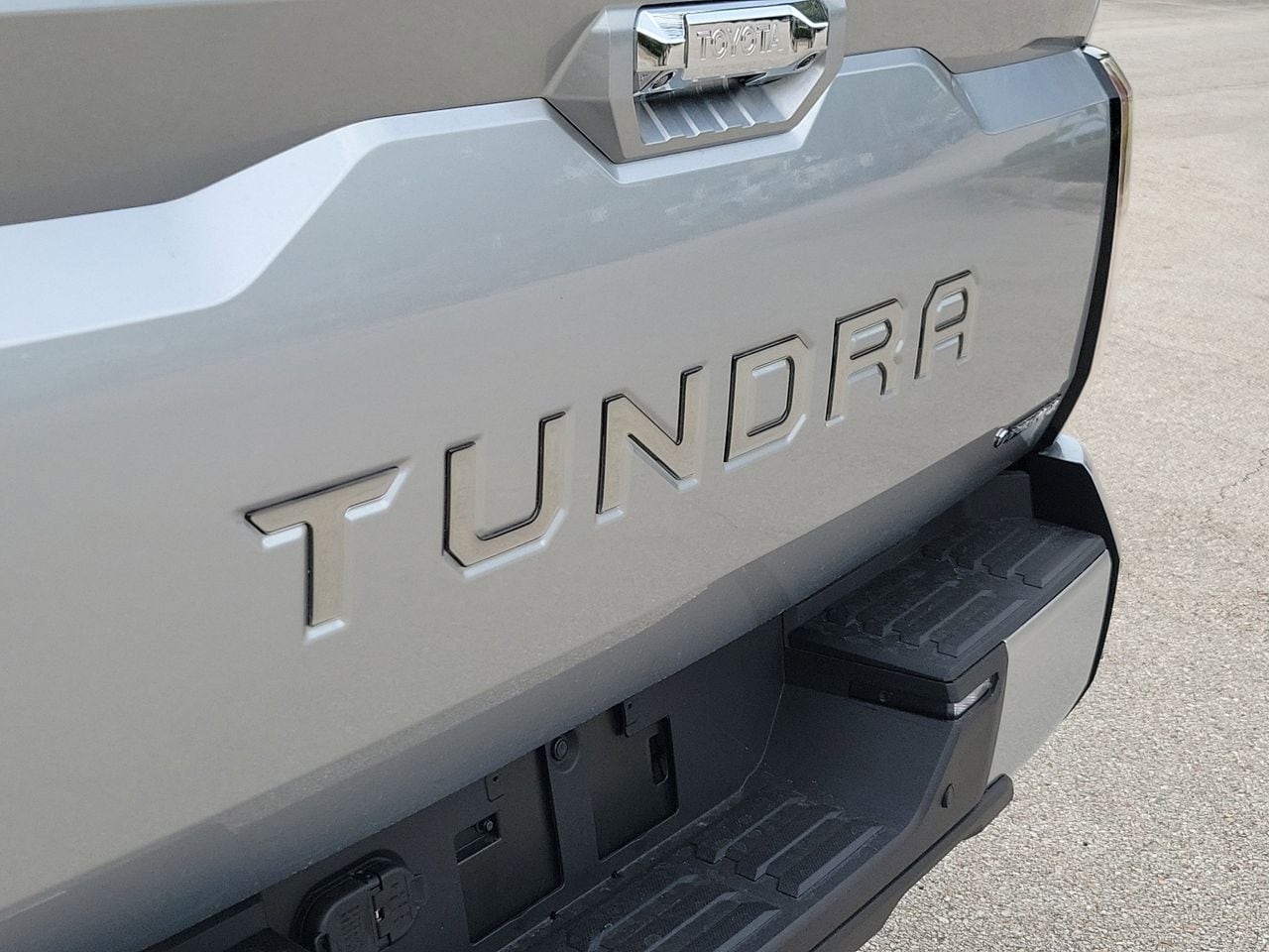 2026 Toyota Tundra Capstone - Photo 6