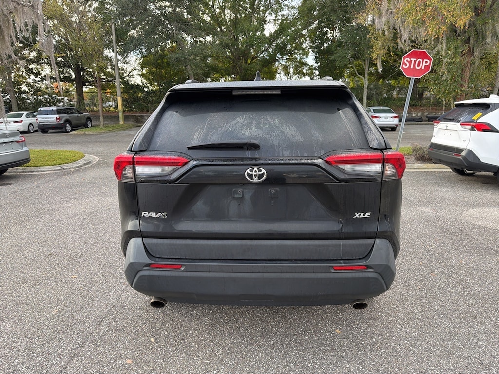 Used 2021 Toyota RAV4 XLE SUV