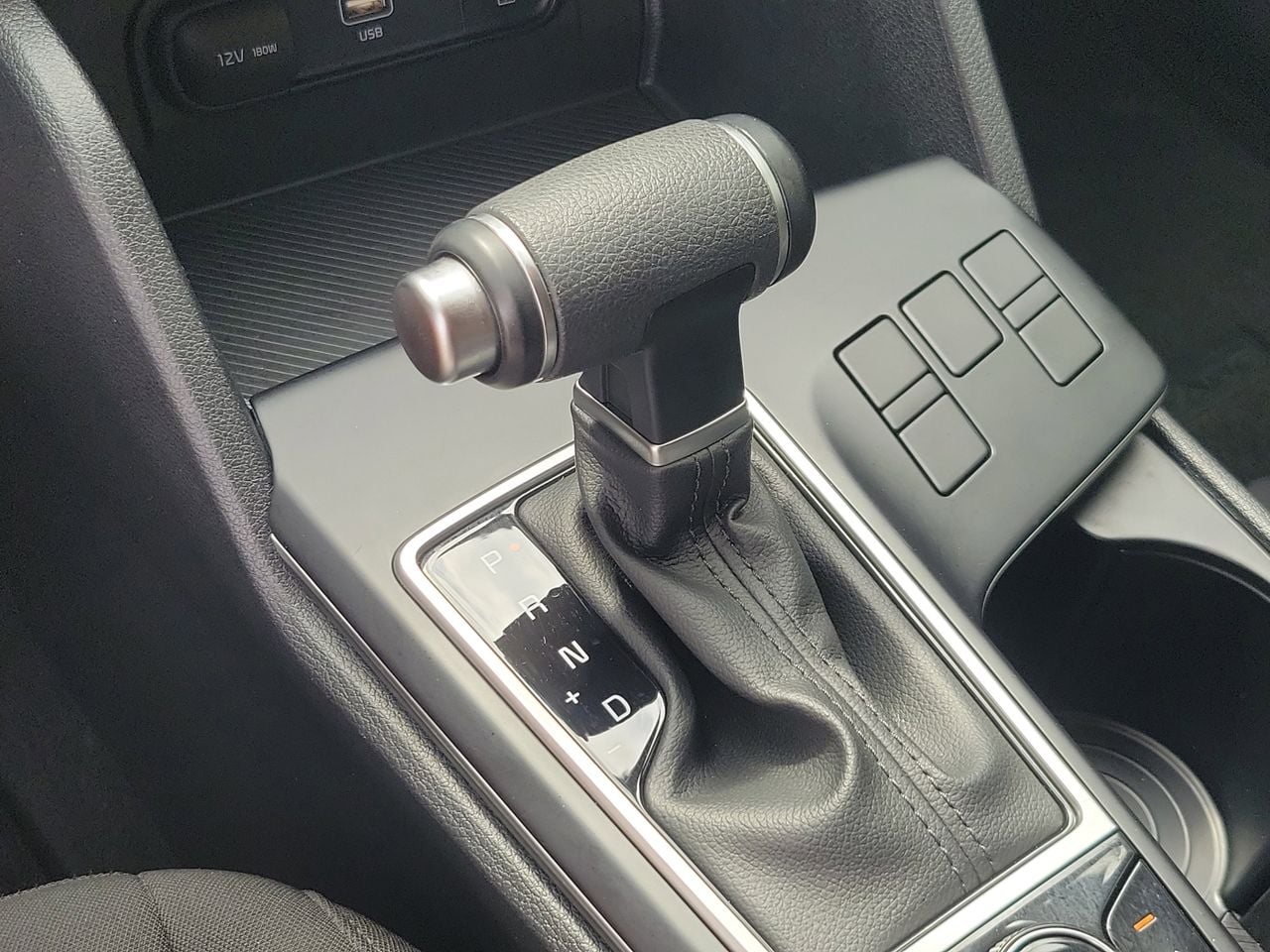 2025 Kia Sportage LX - Photo 26