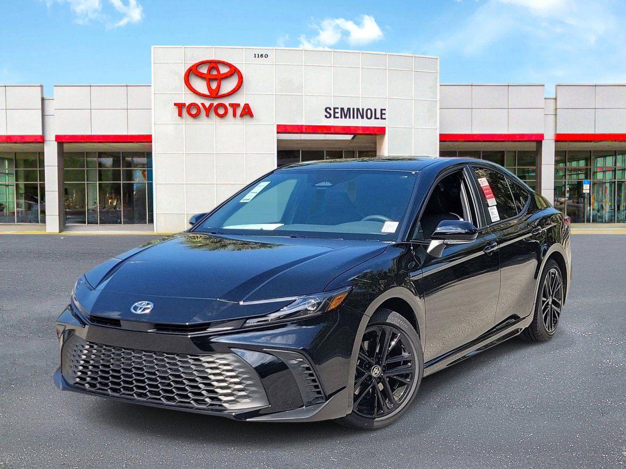2026 Toyota Camry SE Hybrid's photo