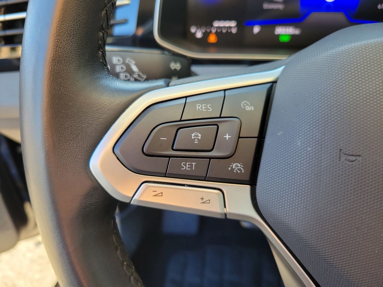 2025 Volkswagen Jetta SE - Photo 19