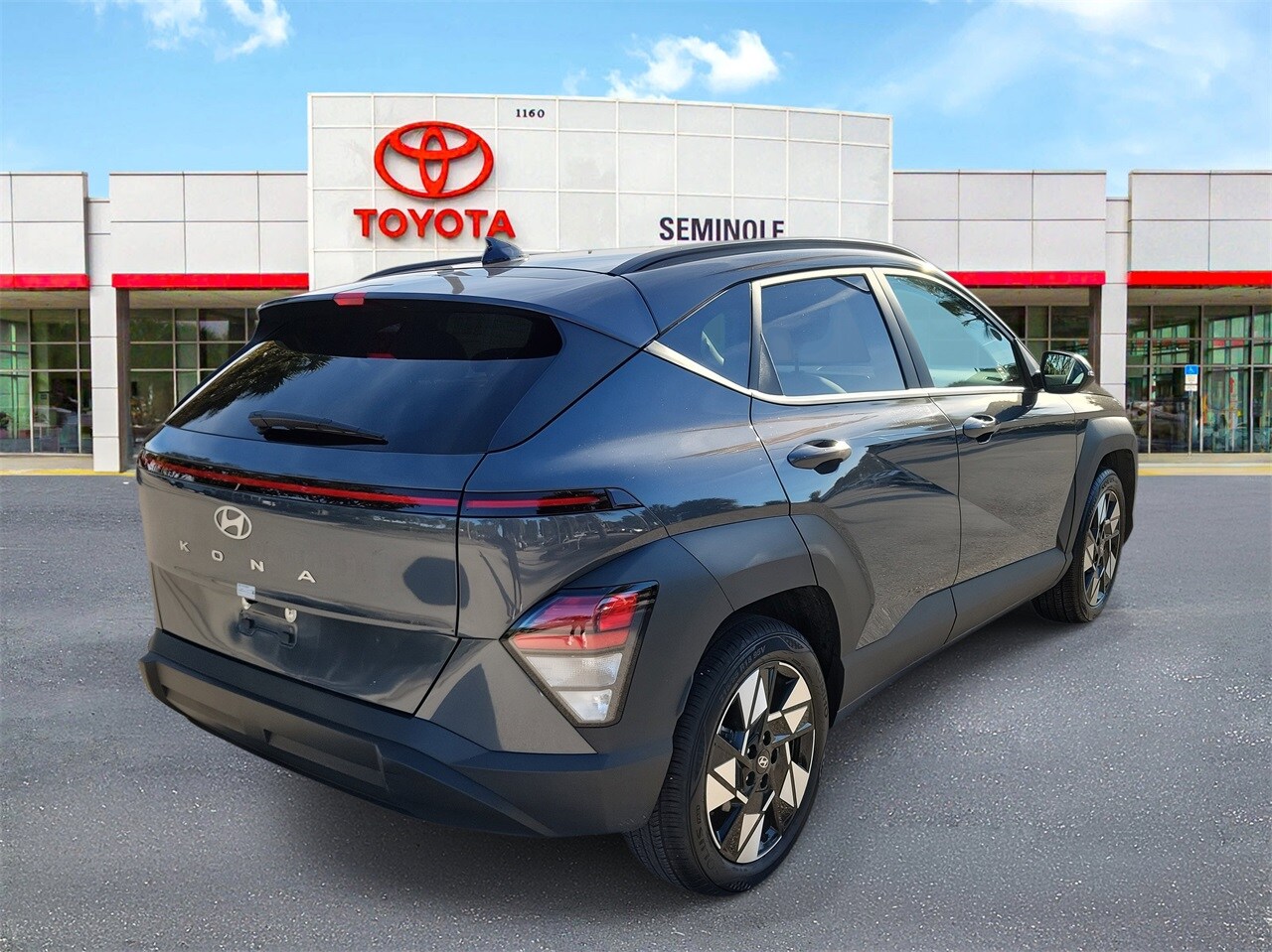 2025 Hyundai Kona SEL photo 3