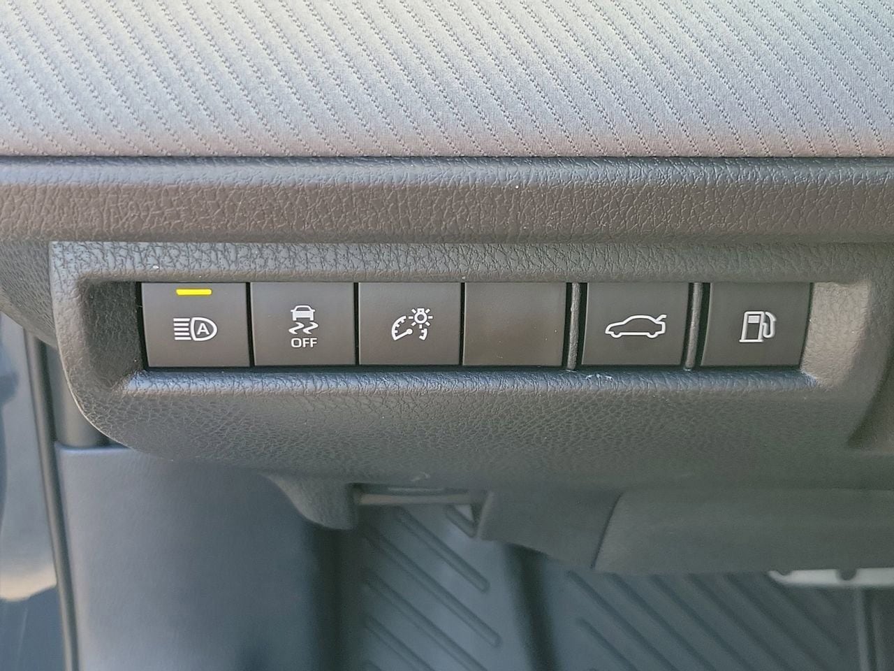 2026 Toyota Camry SE - Photo 31