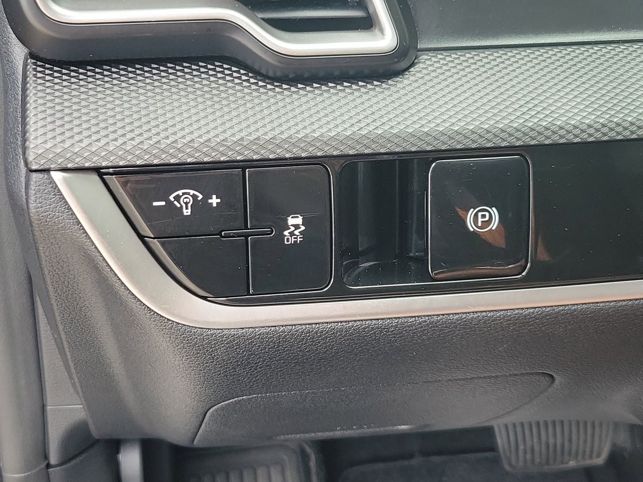 2025 Kia Sportage LX - Photo 30