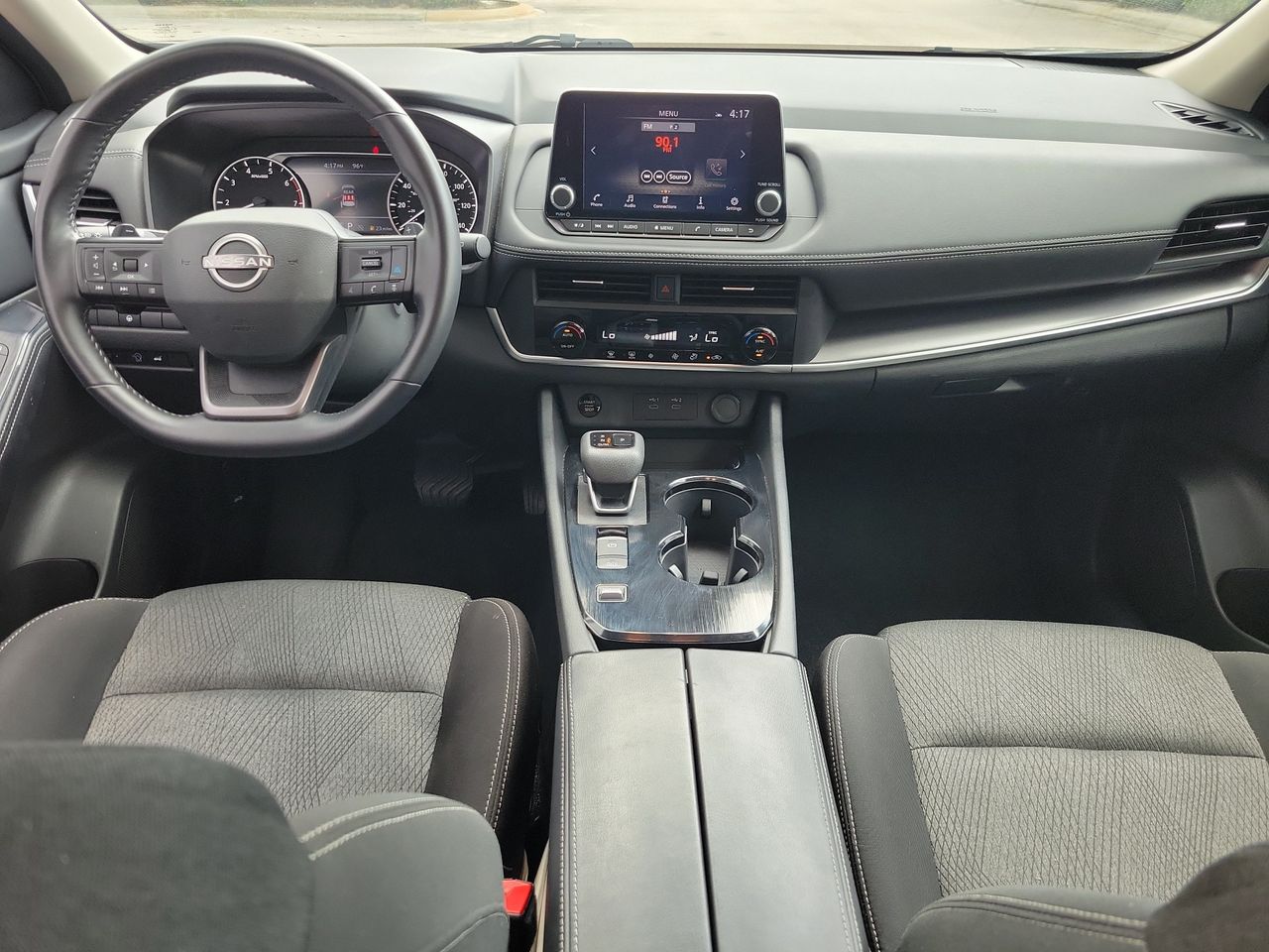 2025 Nissan Rogue SV - Photo 12