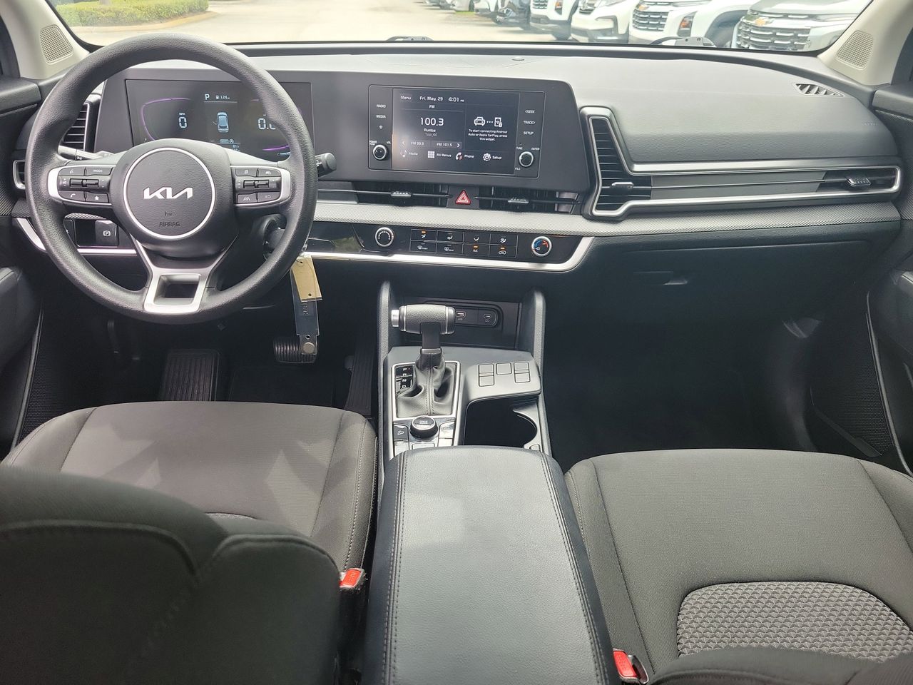 2025 Kia Sportage LX - Photo 11