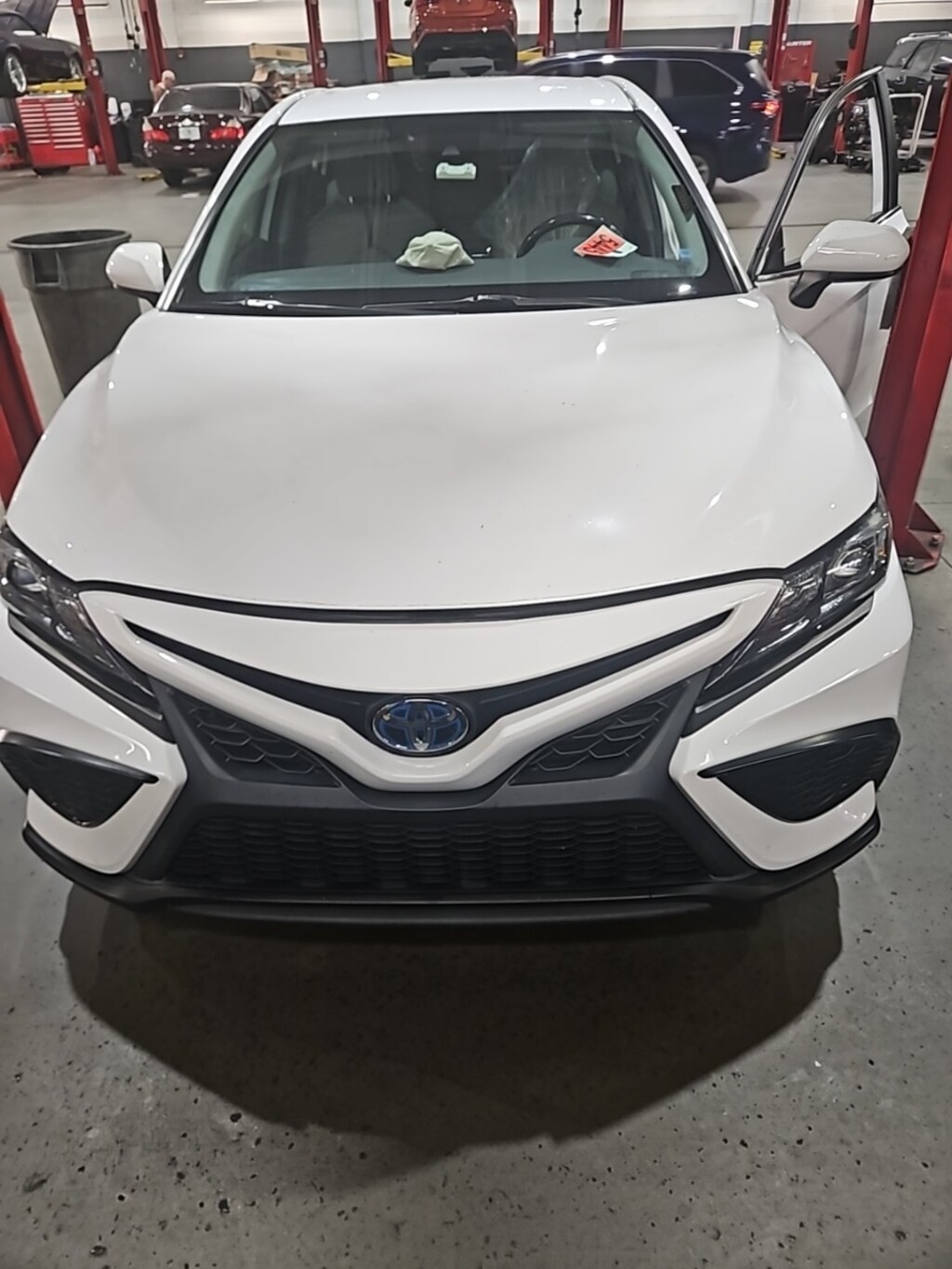 Used 2021 Toyota Camry Hybrid SE Sedan