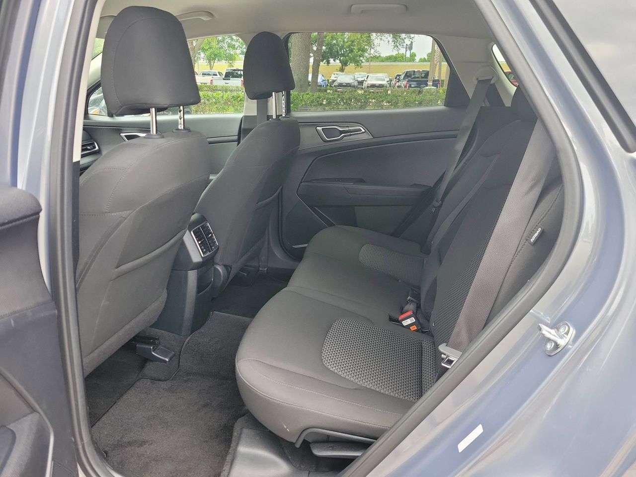 2025 Kia Sportage LX - Photo 9