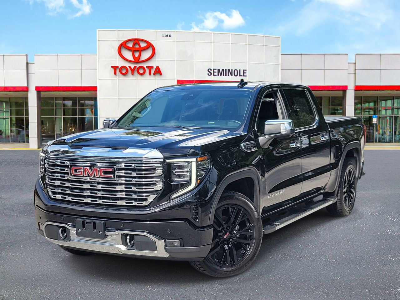 2022 GMC Sierra 4WD Crew Cab Short Box Denali's photo