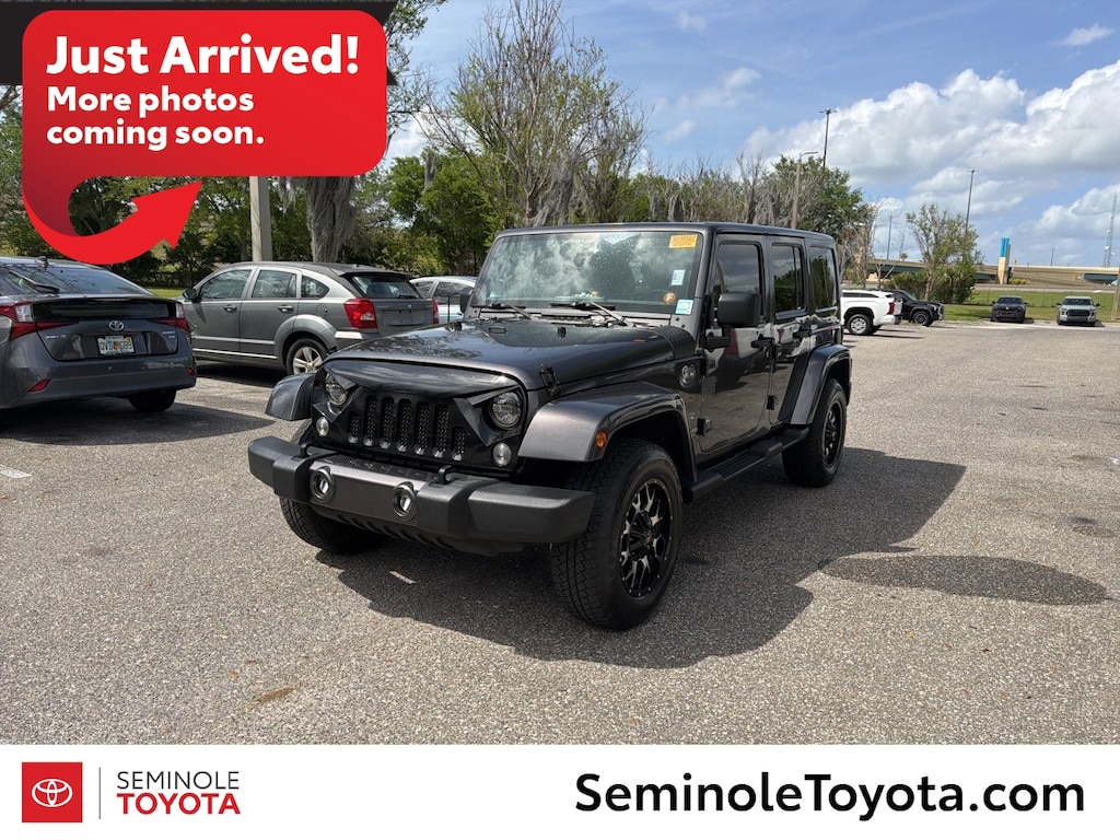 Used 2017 Jeep Wrangler Unlimited Sahara SUV