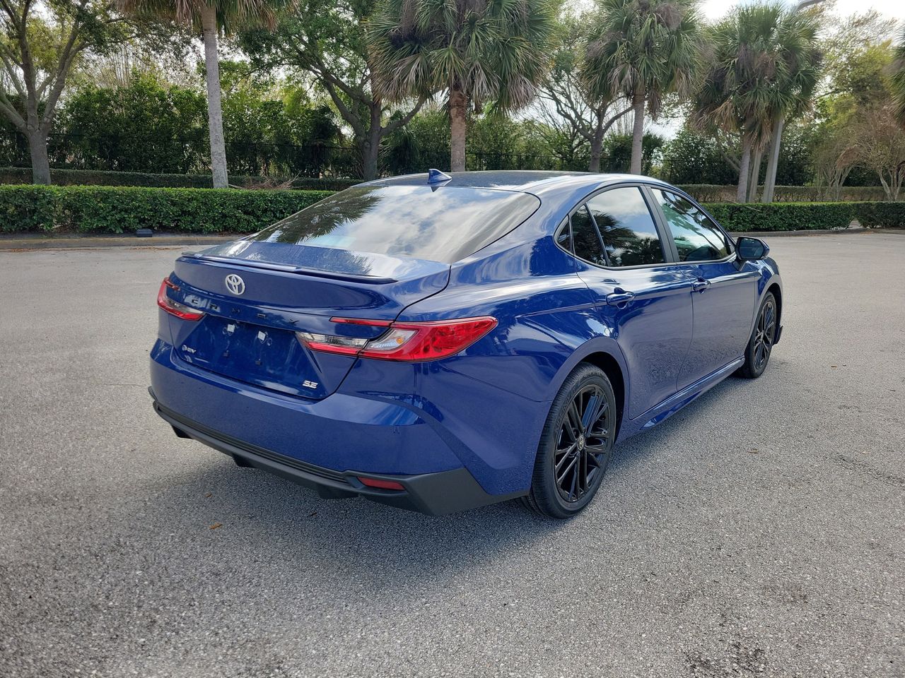 View vehicle photo 3