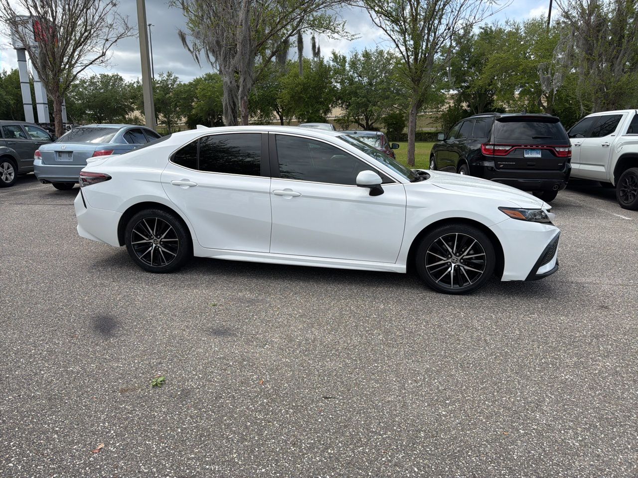 View vehicle photo 6