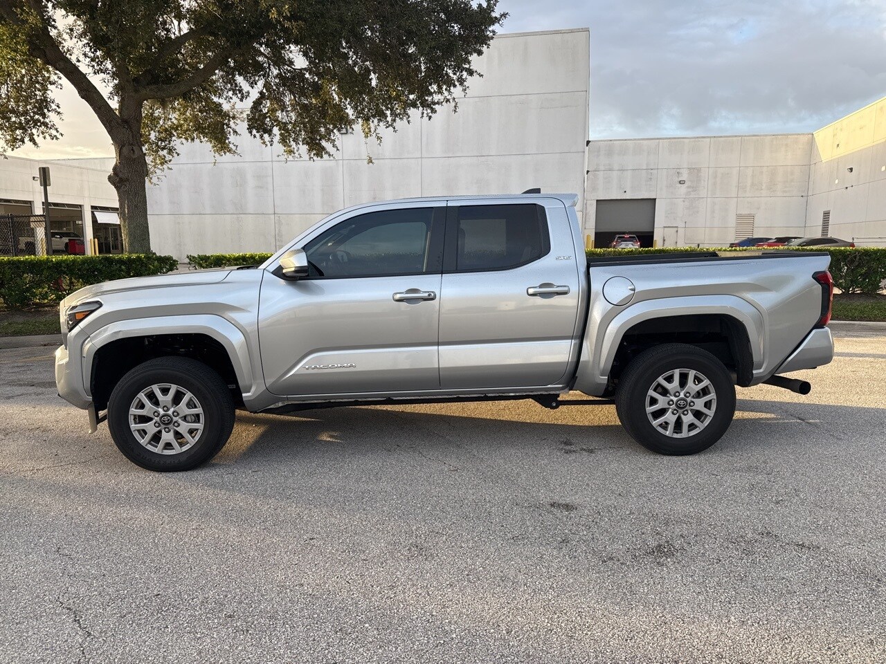 2024 Toyota Tacoma SR5 photo 2