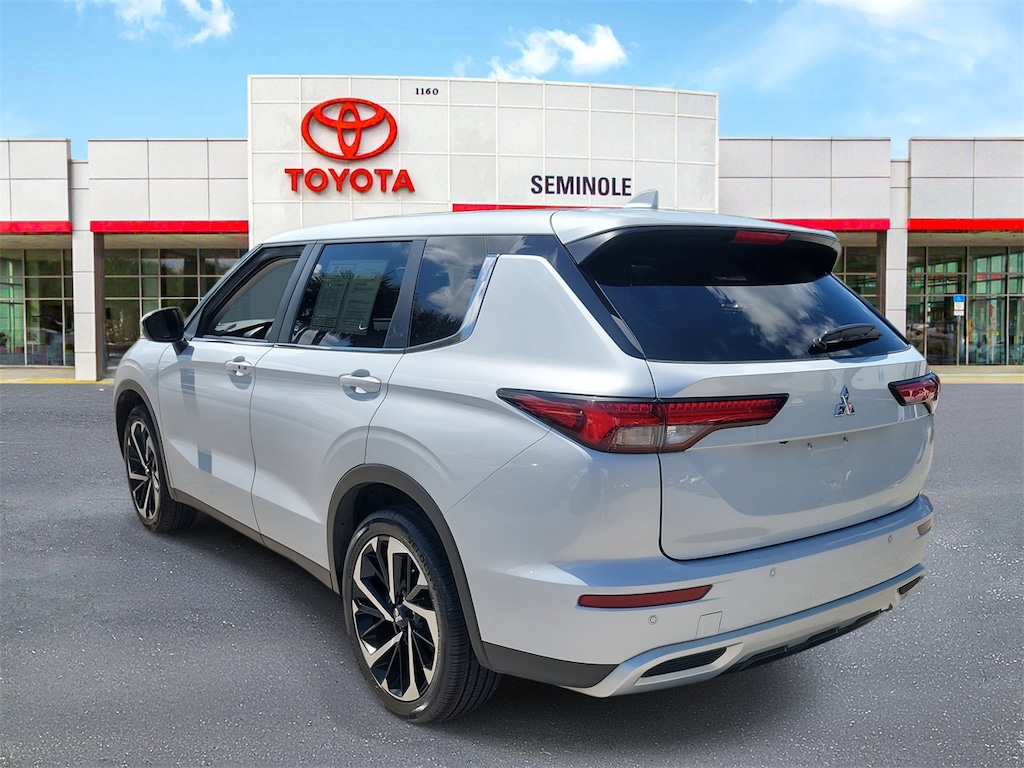 Used 2024 Mitsubishi Outlander SE SUV