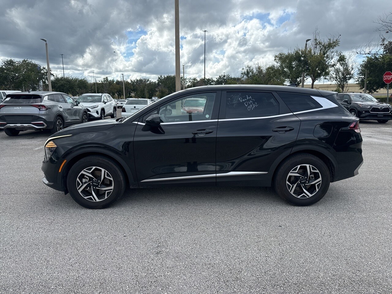 2024 Kia Sportage LX photo 2
