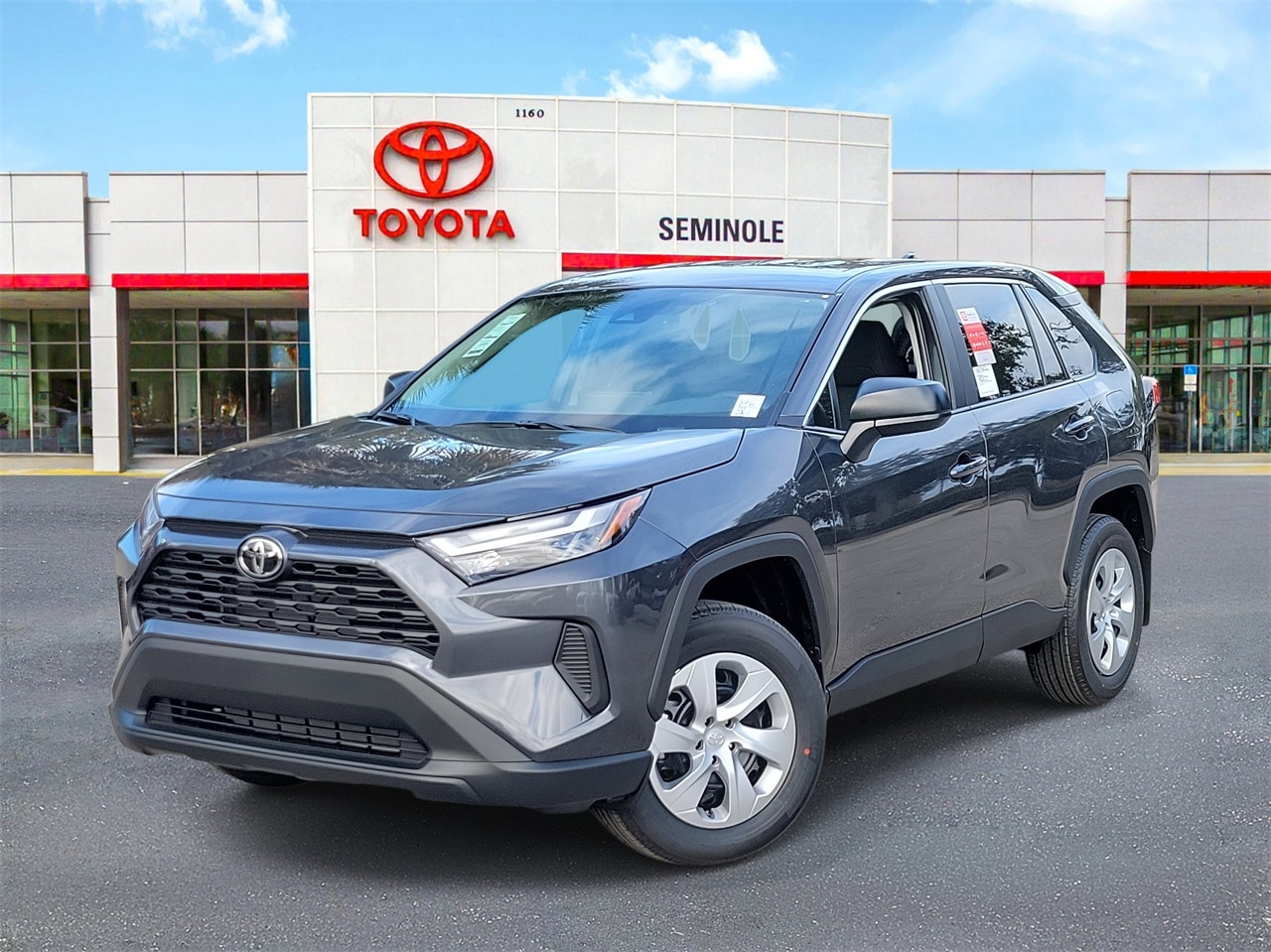 2025 Toyota RAV4 LE's photo