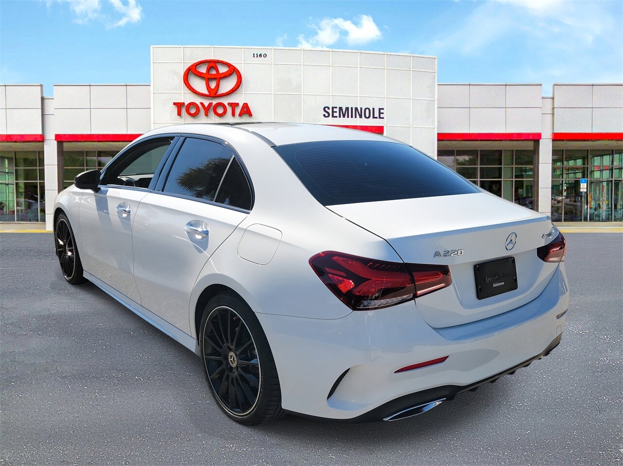 2022 Mercedes Benz A 220 4MATIC photo 4