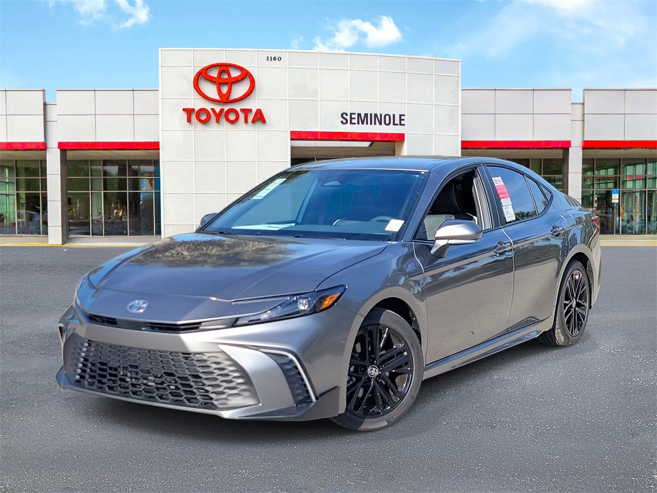 2026 Toyota Camry SE's photo