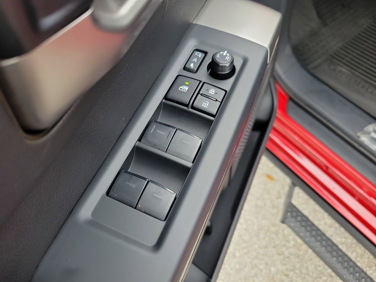 2026 Toyota Tundra Limited - Photo 15