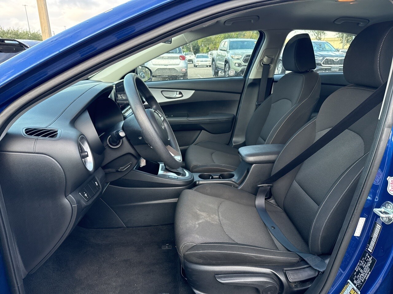 2024 Kia Forte LXS photo 4