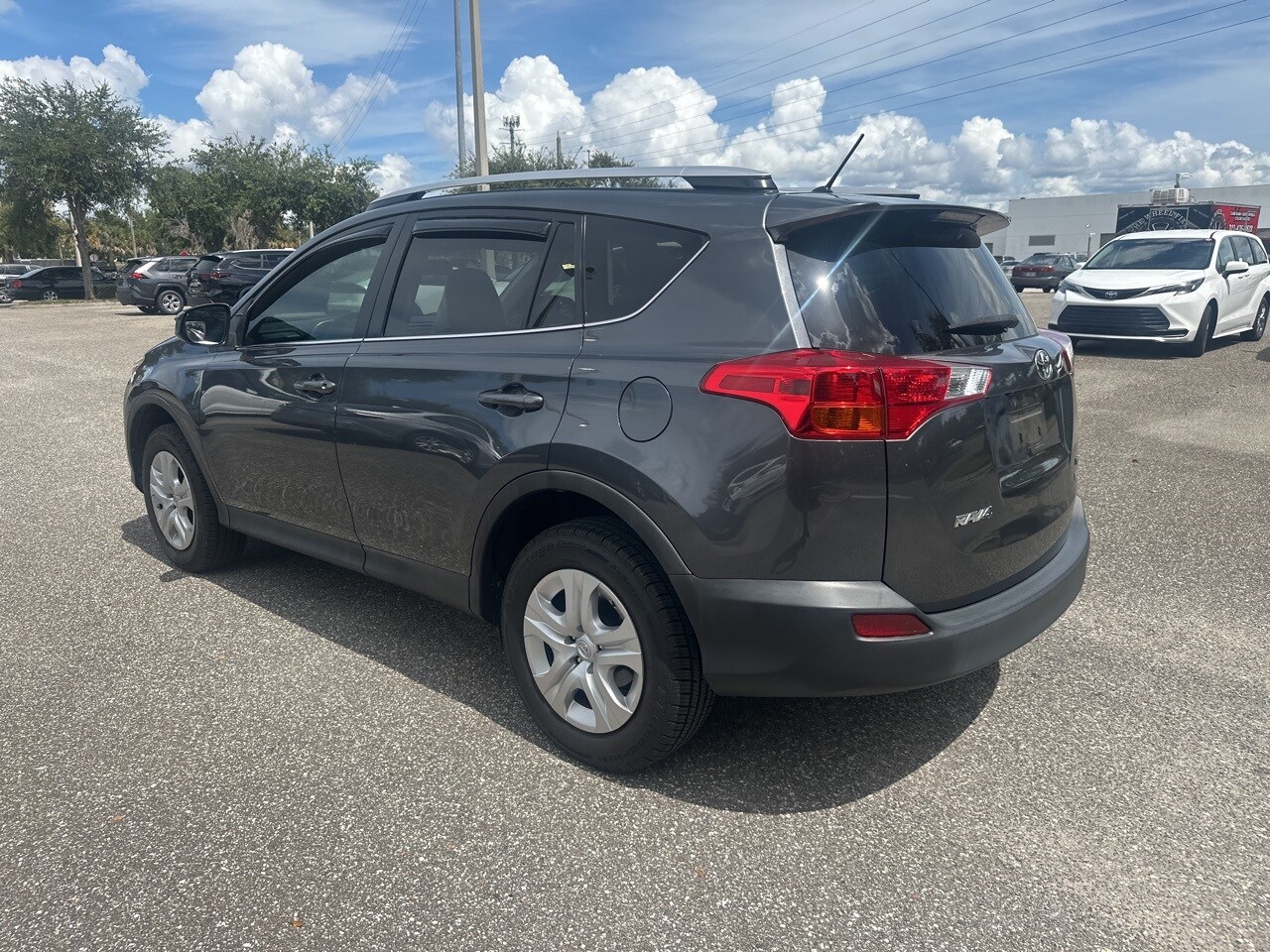 2015 Toyota RAV4 LE photo 2