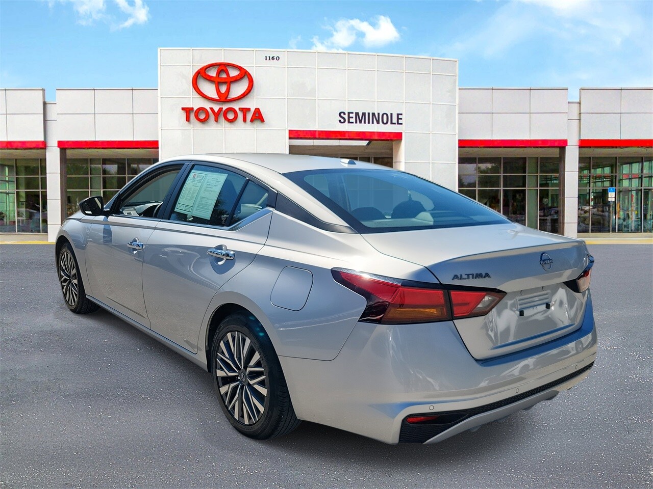 2024 Nissan Altima 2.5 SV photo 4