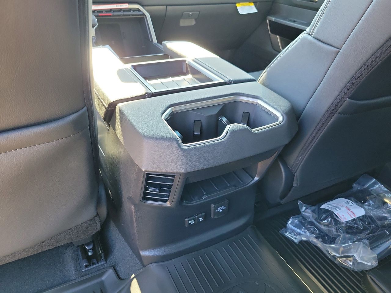 2026 Toyota Tundra Limited - Photo 11