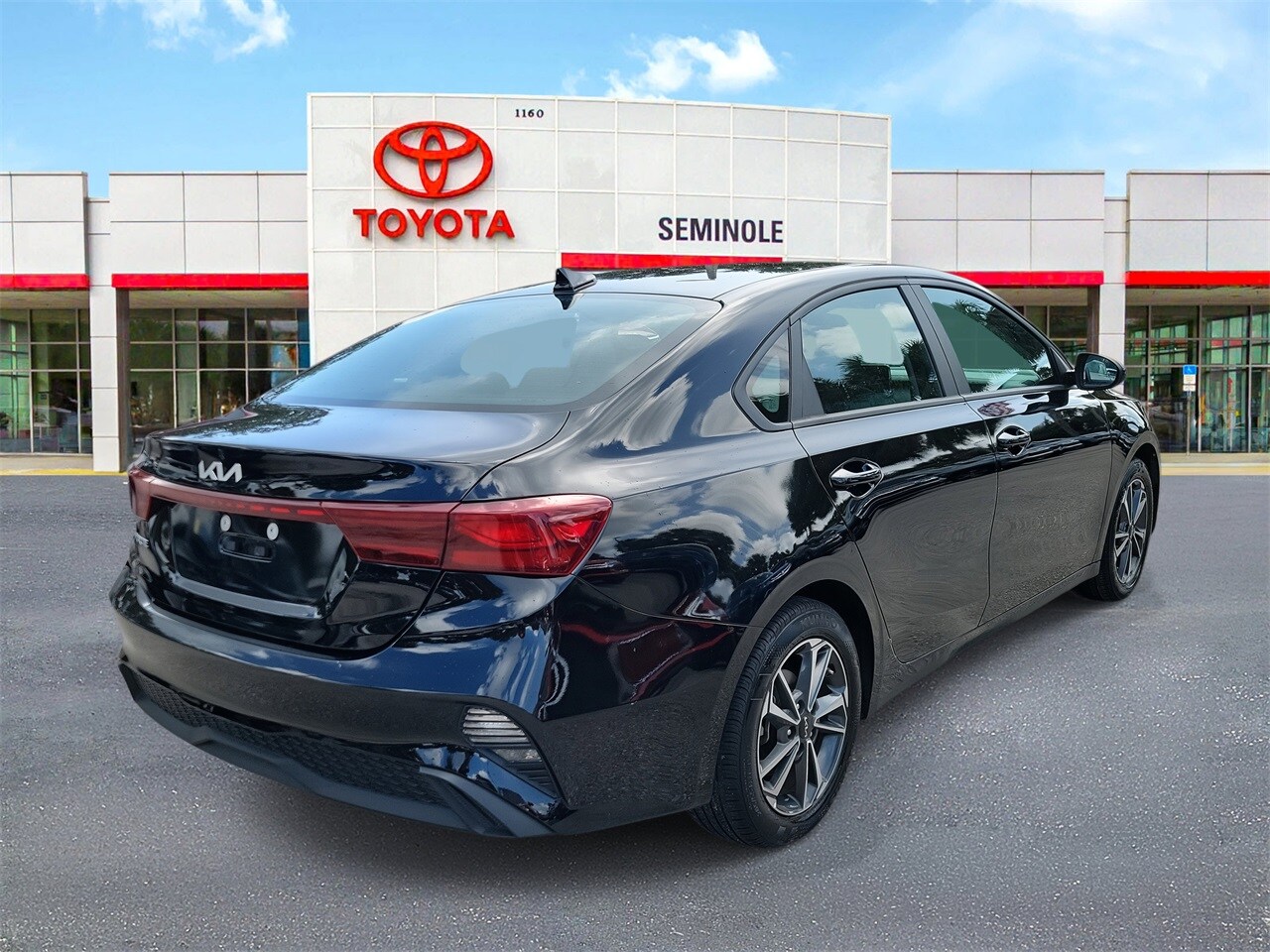 2024 Kia Forte LXS photo 3