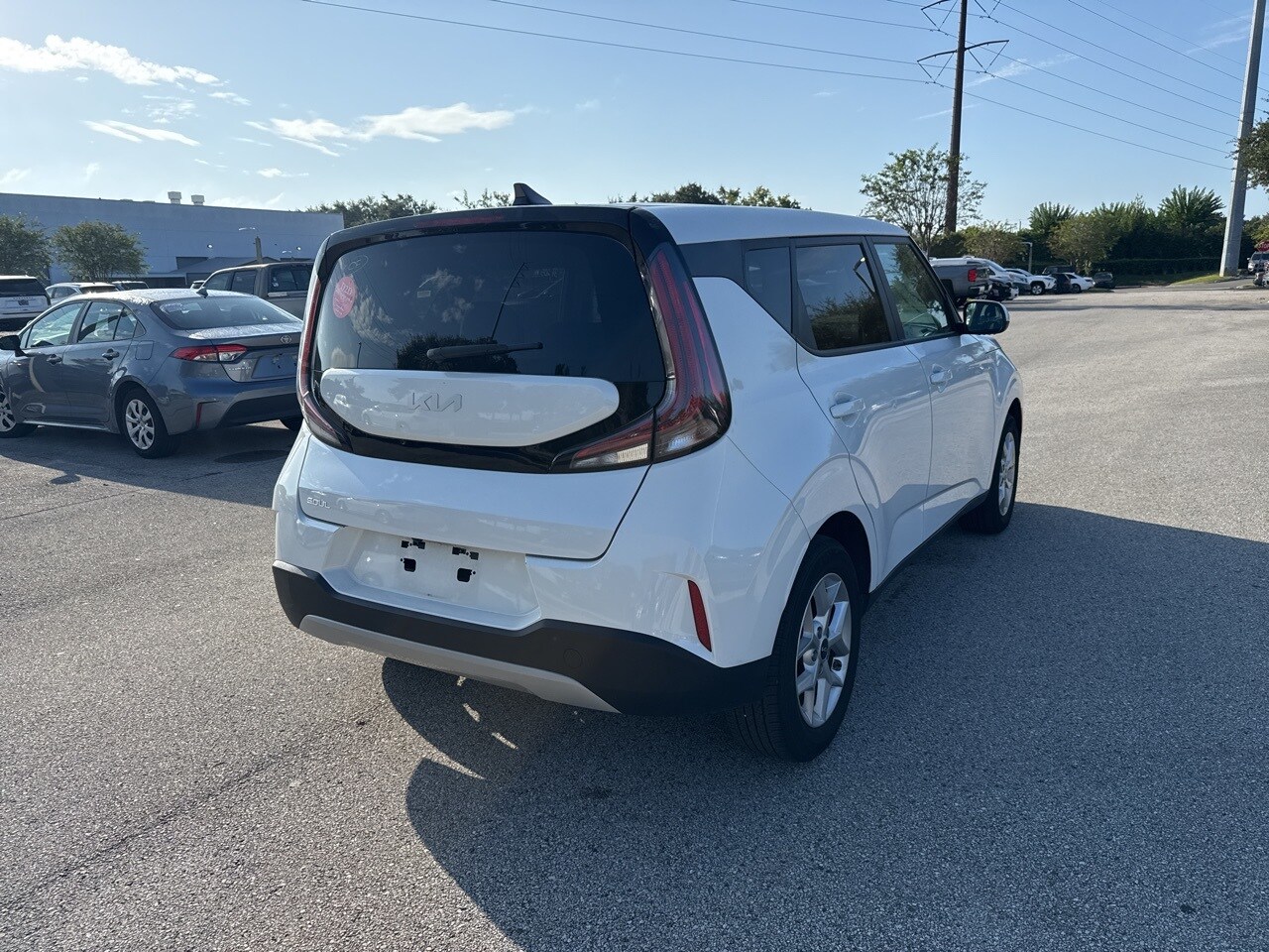 2024 Kia Soul LX photo 3