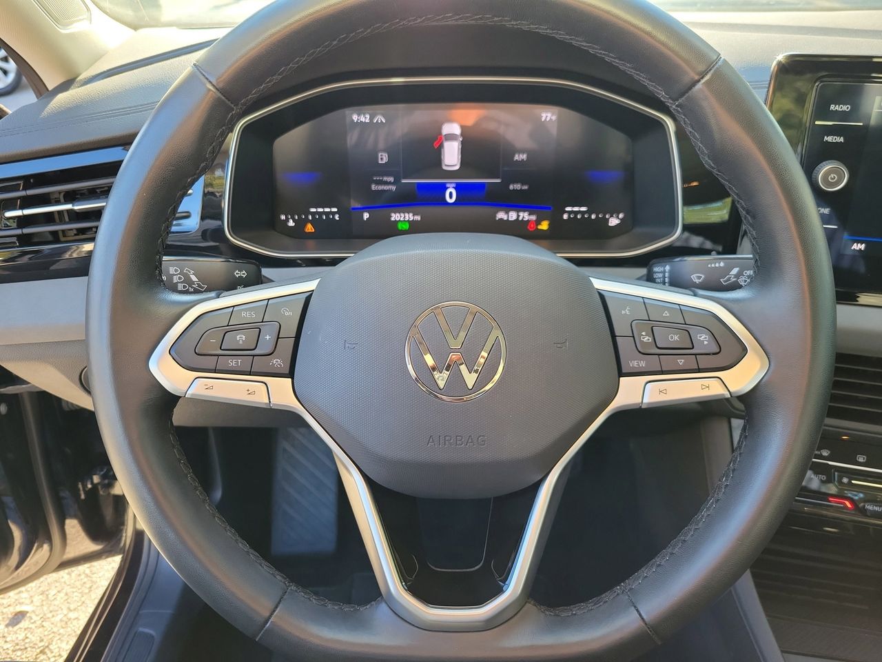 2025 Volkswagen Jetta SE - Photo 18