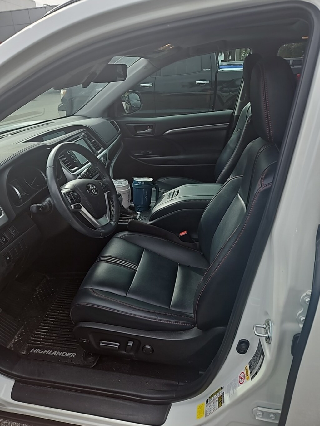 Used 2019 Toyota Highlander SE SUV