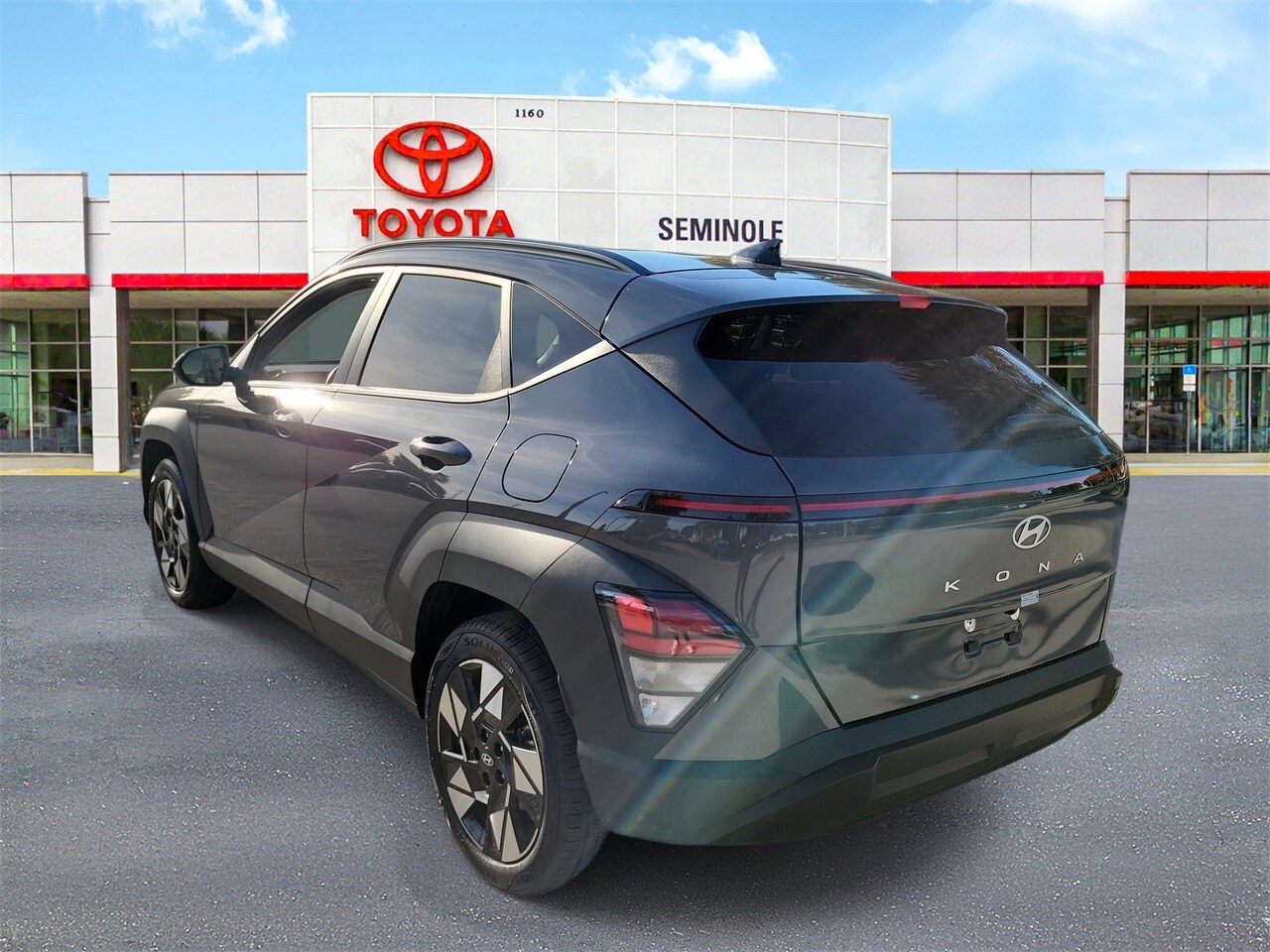 2025 Hyundai Kona SEL photo 4