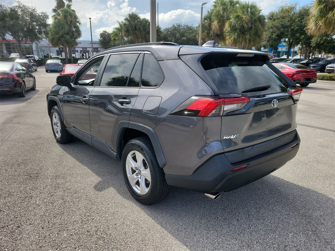 2021 Toyota RAV4 XLE photo 4