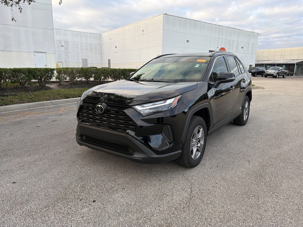 Used 2025 Toyota RAV4 Hybrid XLE SUV