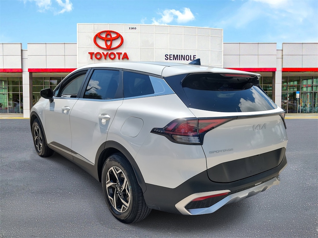 Used 2024 Kia Sportage LX SUV