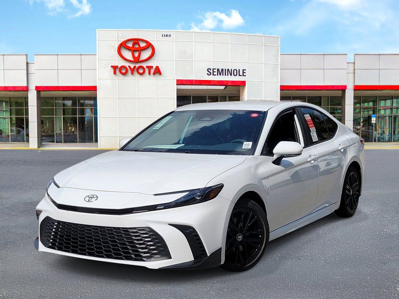 2026 Toyota Camry SE Hybrid's photo