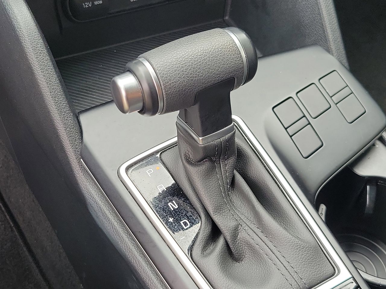 2025 Kia Sportage LX - Photo 26