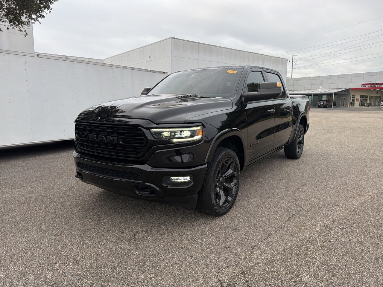 2023 RAM Ram 1500 Pickup Limited's photo