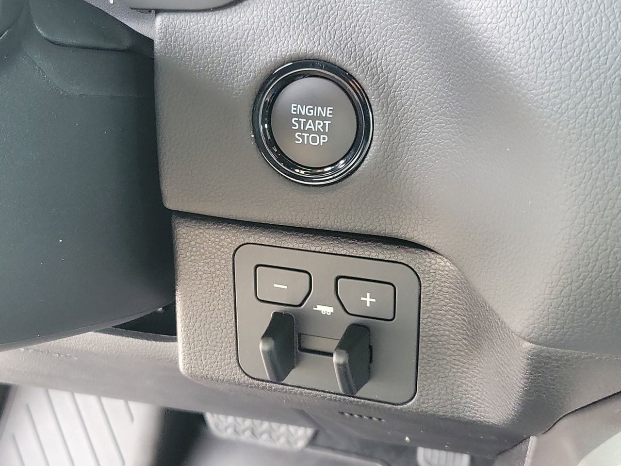 2026 Toyota Tundra Limited - Photo 29