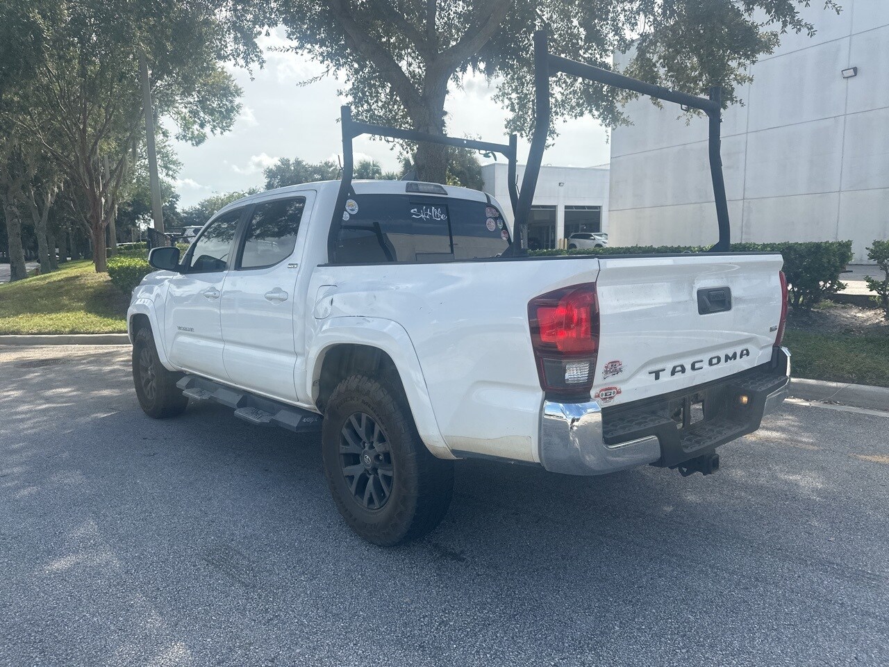 2020 Toyota Tacoma SR5 photo 3