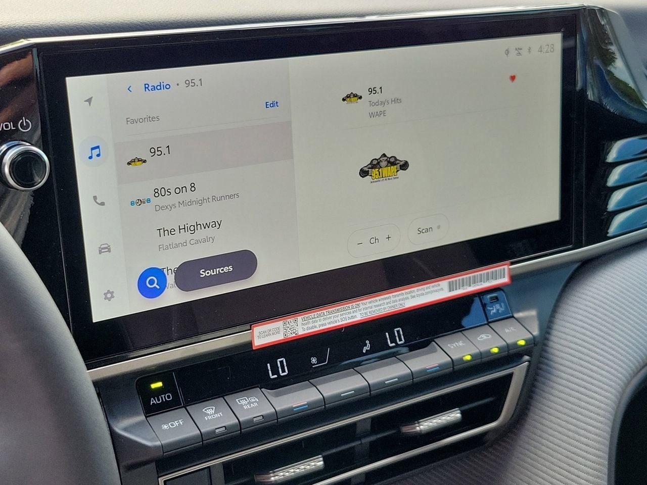 2026 Toyota Camry SE - Photo 24