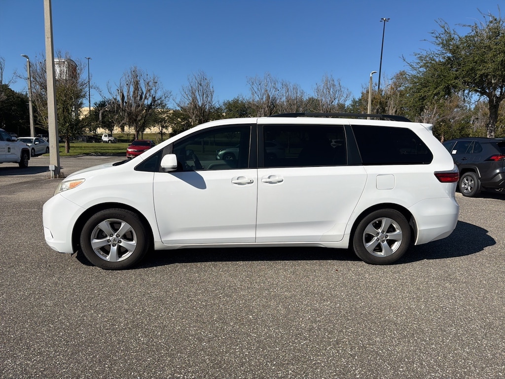 Used 2017 Toyota Sienna L Minivan/Van