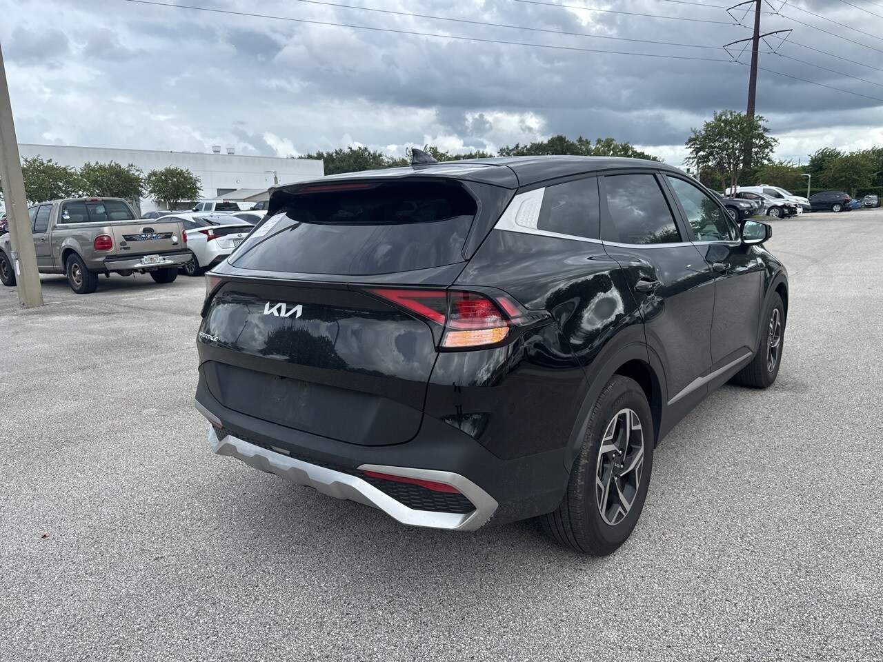 2024 Kia Sportage LX photo 3