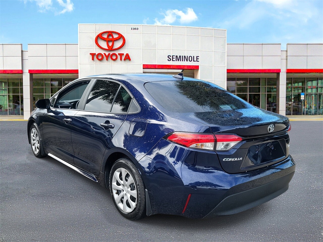 2025 Toyota Corolla LE photo 4