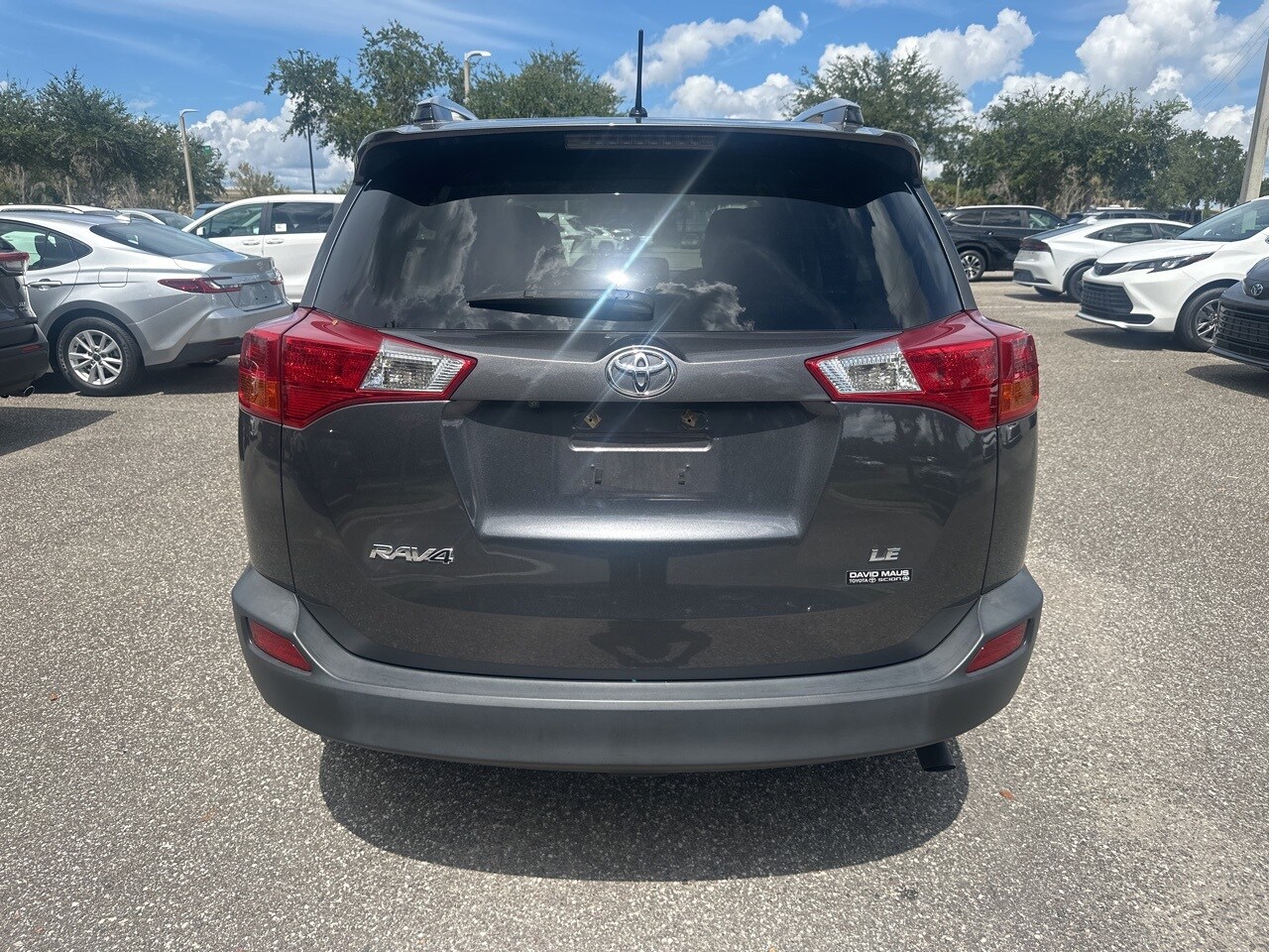 2015 Toyota RAV4 LE photo 3