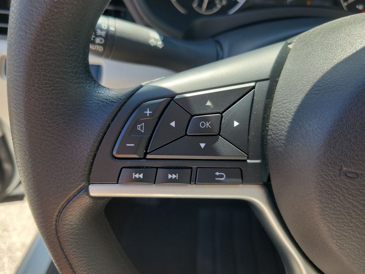 2025 Nissan Altima SV - Photo 18