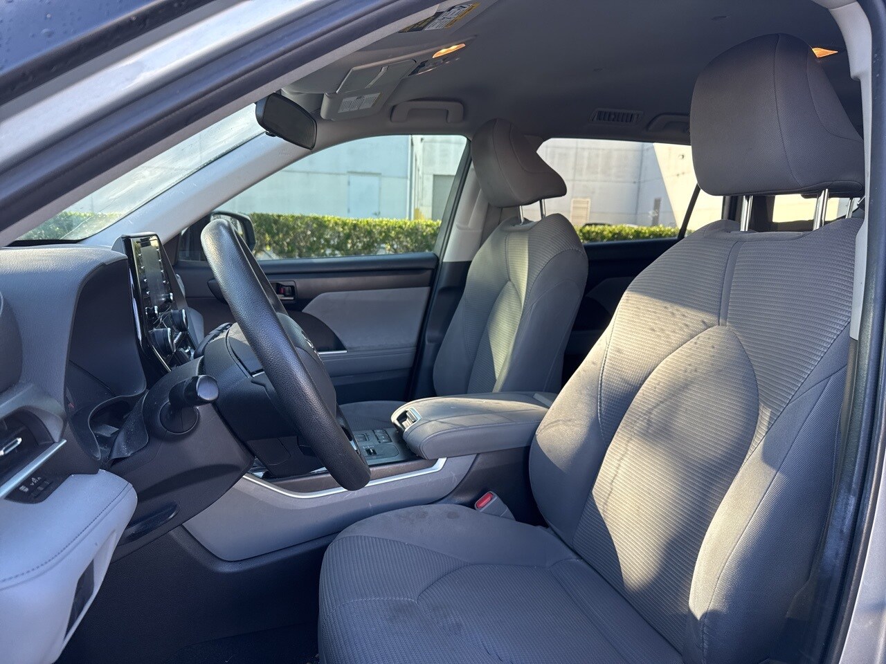2021 Toyota Highlander L photo 4