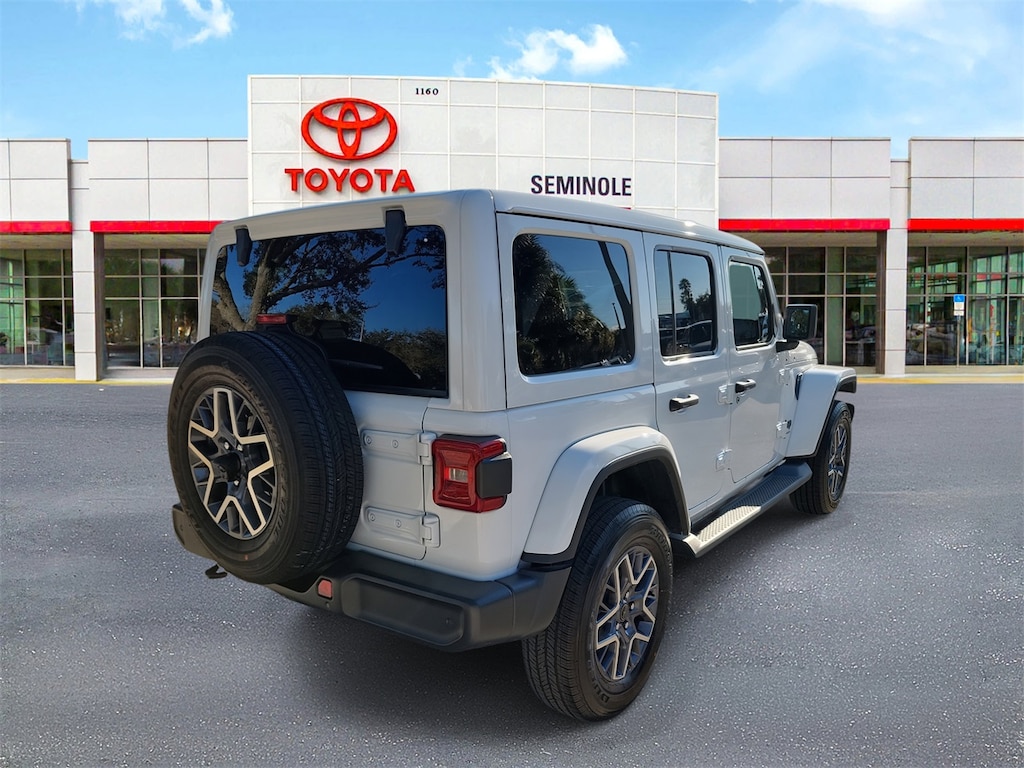 Used 2025 Jeep Wrangler Sahara SUV